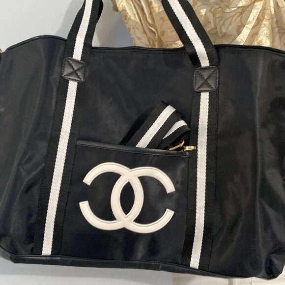 CHANEL WEEKENDER TOTE "MINT" - Picture 1 of 4